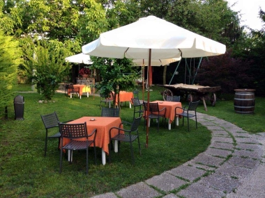 Il parco - Ristorante Trattoria La Noce, giardino estivo, Eventi Piacenza